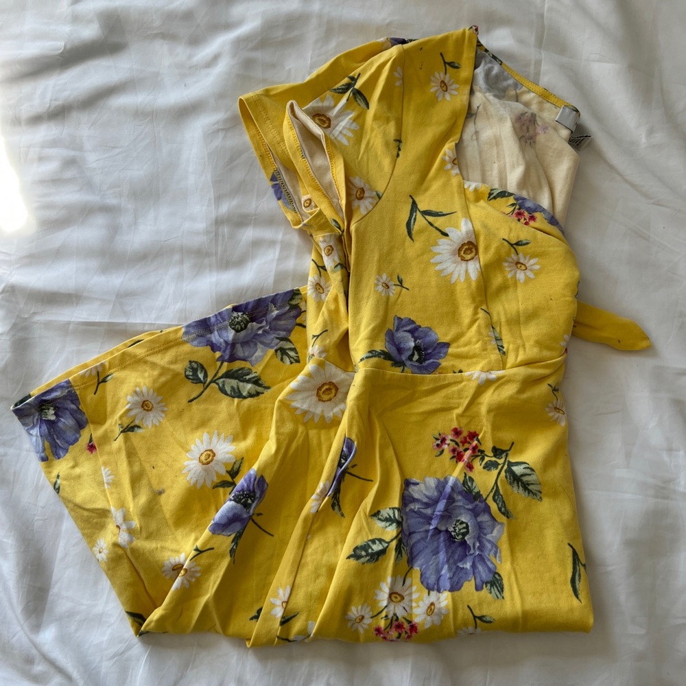 Plus yellow dress